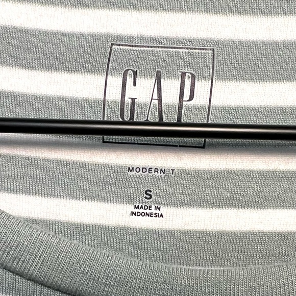 Gap Modern T Striped Sage Green and White Short Sleeve Top Size Small - Picture 3 of 3